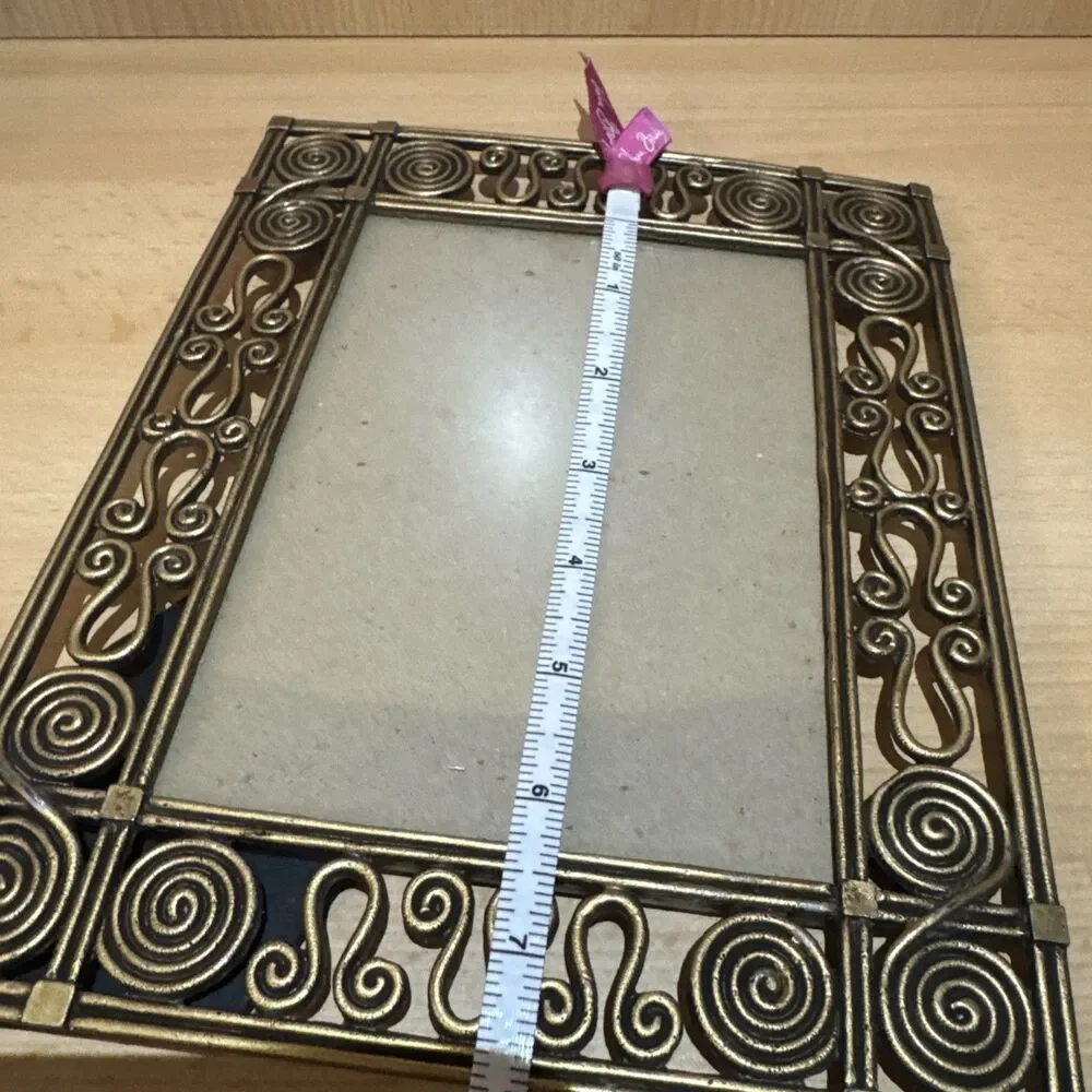 VTG Ornate Bronze Brass 4x6 Picture Frame Unique